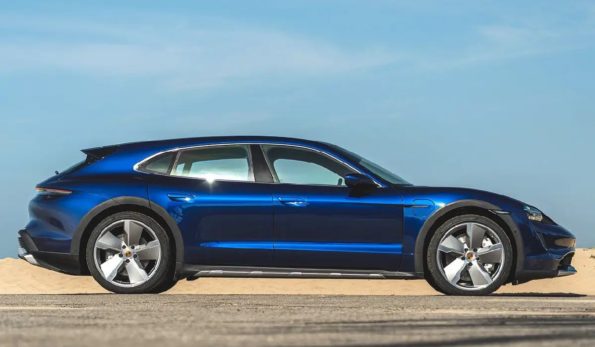 Porsche - Taycan 4S Cross Turismo - Luxury Electric Coupe Car Rentals - Preowned Luxury Electric Coupe Car - Exclusive Concierge Club.webp